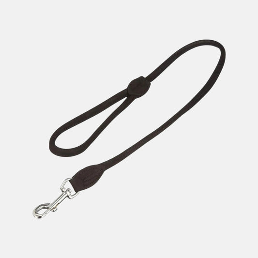 Das Bild zeigt die Karlie Buffalo Rund Leine in der Farbe Schwarz. Hergestellt ist die Leine aus wasserabweisenden und imprägnierten Kalbsleder.