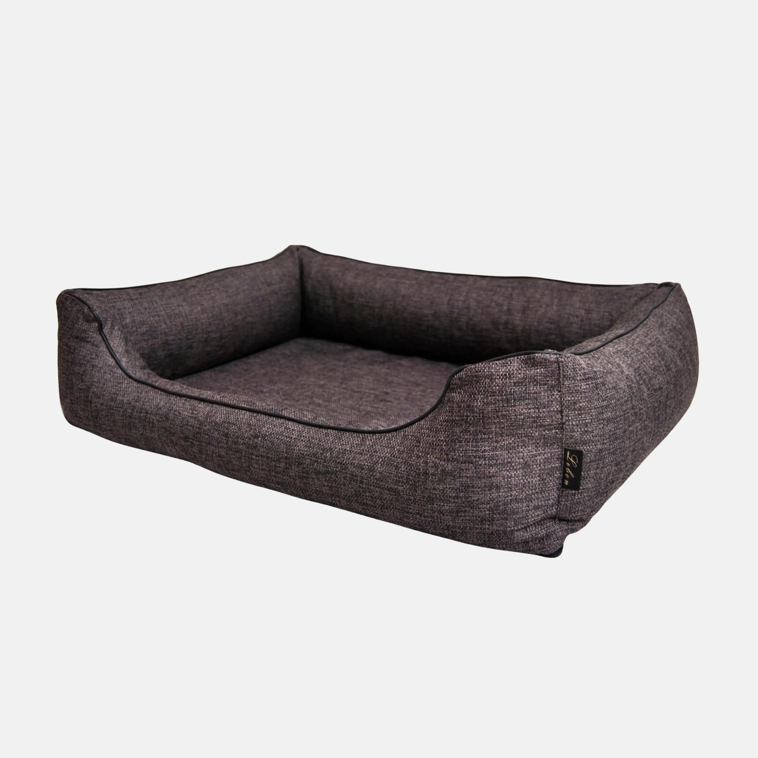 Das Bild zeigt das Lebon Hundebett Lino in der Farbe Braun aus der Schrägansicht. Es ist in den Größen S, M oder L Verfügbar.