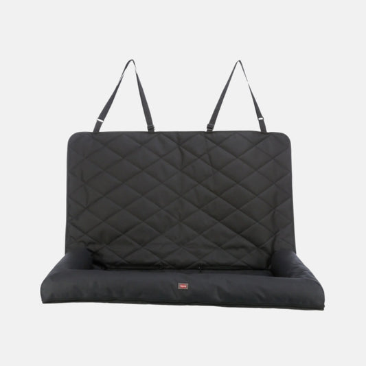 Das Bild zeigt die Trixie Autositz Auflage in der Farbe Schwarz aus der Frontansicht. Die Autositz Auflage bietet platzt für 2 Hunde. 