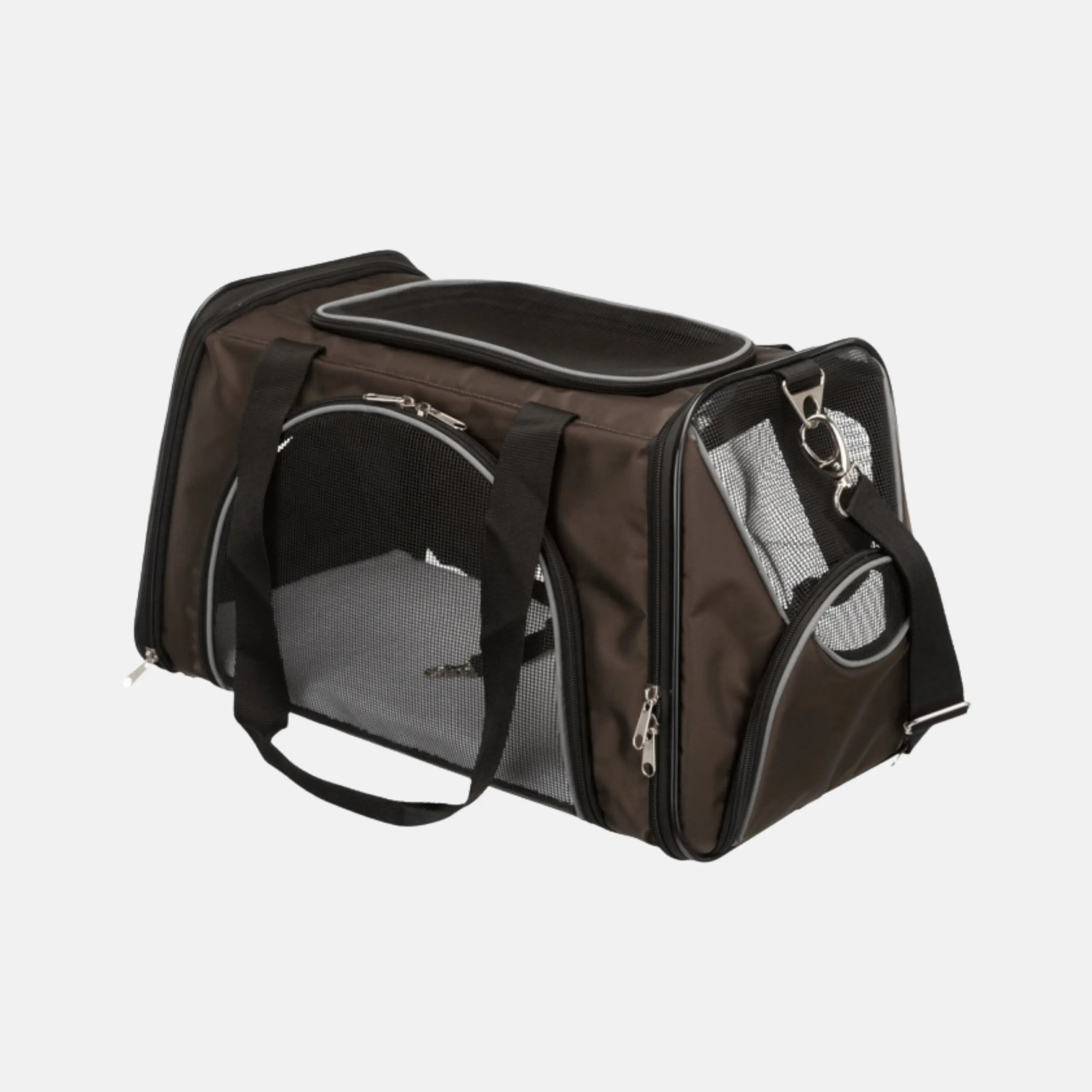 Das Bild zeigt die Trixie Tragetasche Joe in der Farbe Braun aus der Schrägansicht. Die Tragetasche hat die Maße 28 x 28 x 47 cm und ist für bis zu 10 KG ausgelegt.